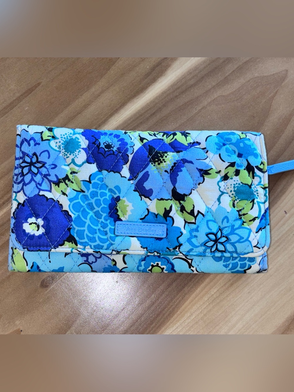 Vera Bradley Turnlock and Zip Clutch Wallet Blueberry Blooms Quilted  8" x 5"
